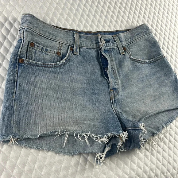 Levi’s Micro Vibes 501° Original Cutoff Denim Shorts Button Fly Light Wash 27 - Picture 8 of 16